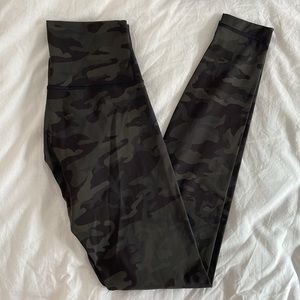 Lululemon luxtreme camo leggings 28”